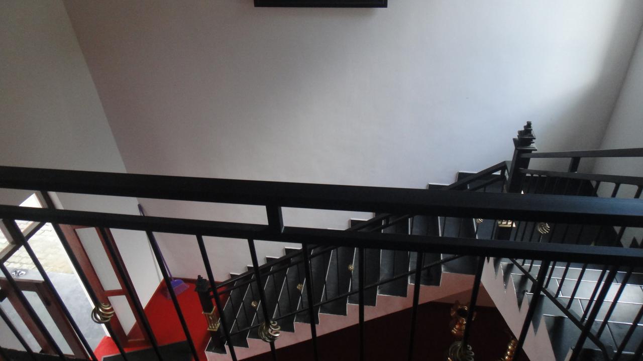 The Kingston Hotel คิริบัทโกดา ภายนอก รูปภาพ