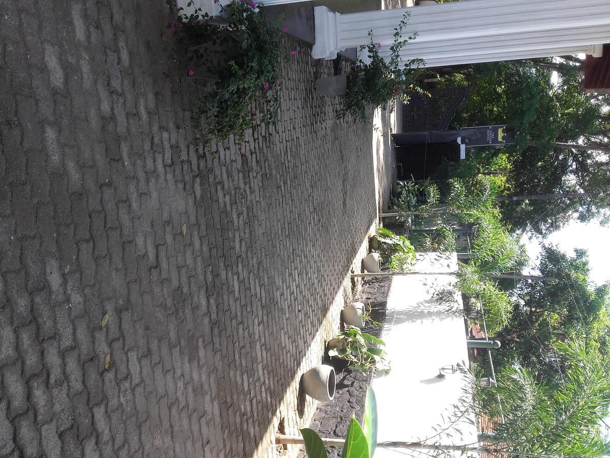 The Kingston Hotel คิริบัทโกดา ภายนอก รูปภาพ