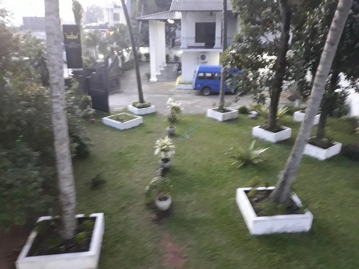 The Kingston Hotel คิริบัทโกดา ภายนอก รูปภาพ